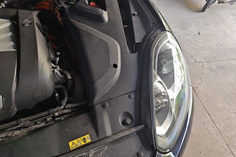 Used Porsche Cayenne E-Hybrid 2016 Cayenne S E-Hybrid 3.0T Engine Bay Left