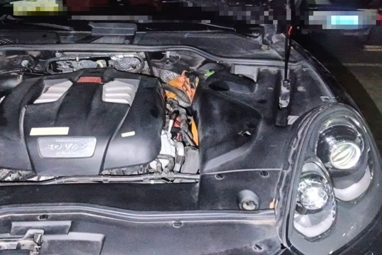 Used Porsche Cayenne E-Hybrid 2016 Cayenne S E-Hybrid 3.0T Engine Bay Left