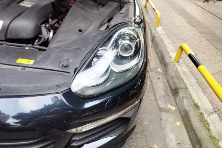 Used Porsche Cayenne E-Hybrid 2016 Cayenne S E-Hybrid 3.0T Engine Bay Left