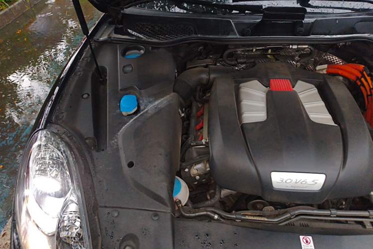 Used Porsche Cayenne E-Hybrid 2016 Cayenne S E-Hybrid 3.0T Engine Bay Right