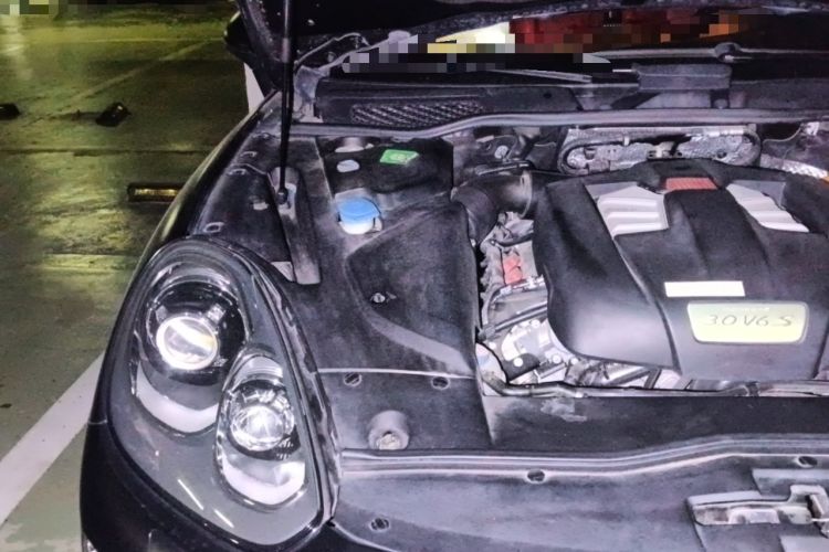 Used Porsche Cayenne E-Hybrid 2016 Cayenne S E-Hybrid 3.0T Engine Bay Right
