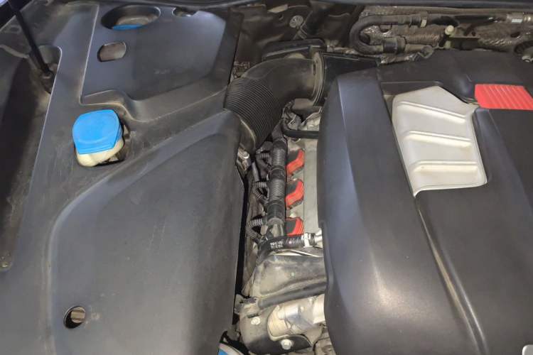 Used Porsche Cayenne E-Hybrid 2016 Cayenne S E-Hybrid 3.0T Engine Bay Right