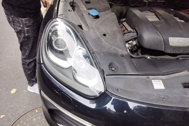 Used Porsche Cayenne E-Hybrid 2016 Cayenne S E-Hybrid 3.0T Engine Bay Right