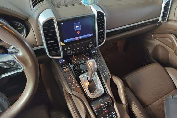 Used Porsche Cayenne E-Hybrid 2016 Cayenne S E-Hybrid 3.0T Gear Lever