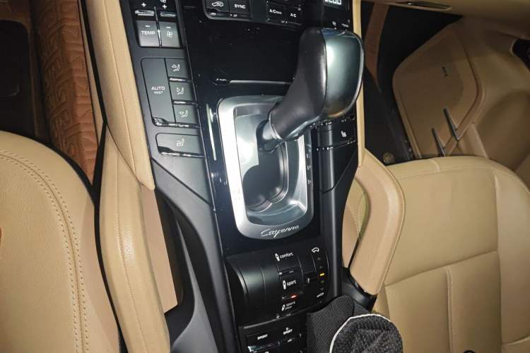 Used Porsche Cayenne E-Hybrid 2016 Cayenne S E-Hybrid 3.0T Gear Lever