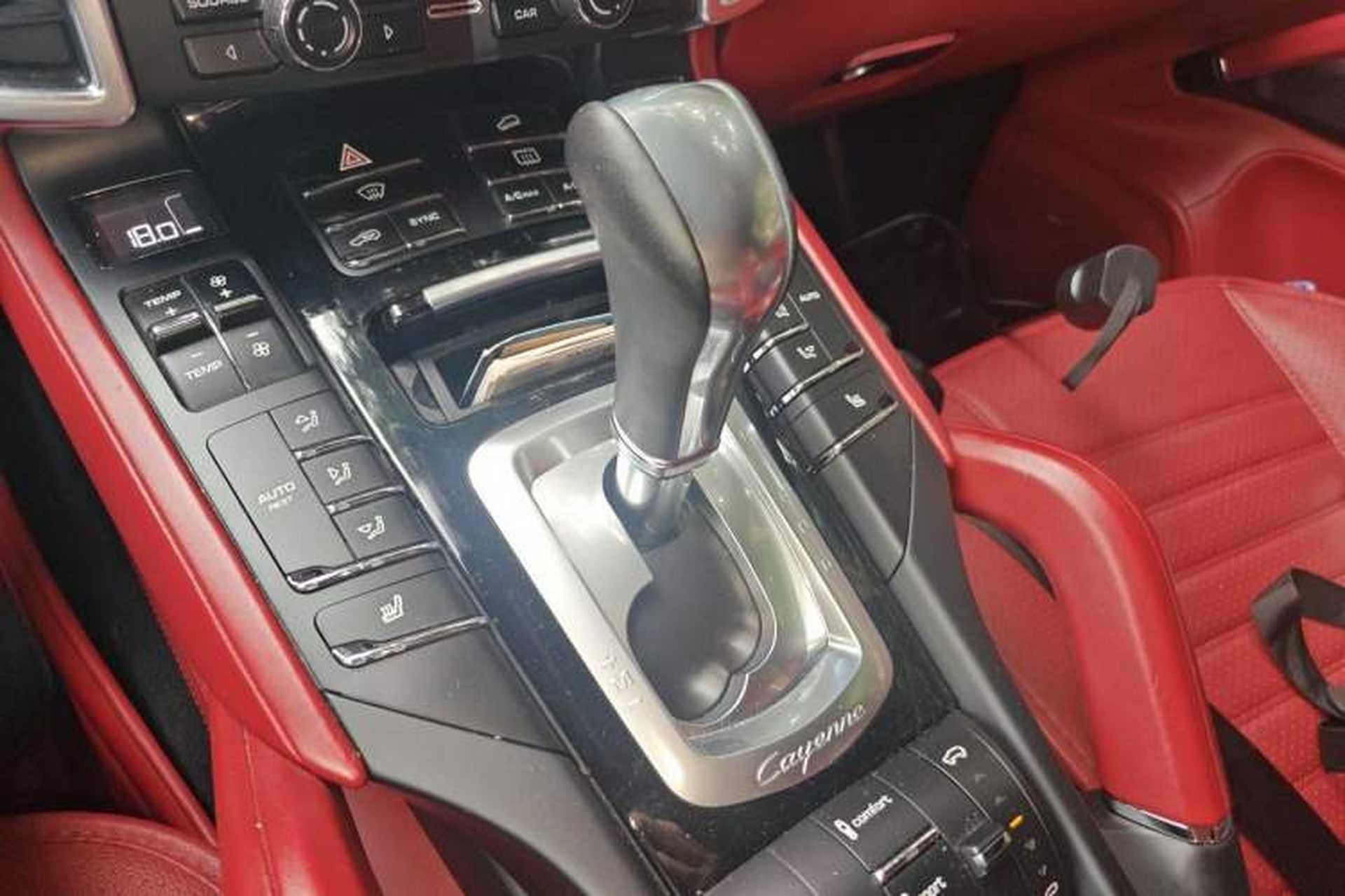 Used Porsche Cayenne E-Hybrid 2016 Cayenne S E-Hybrid 3.0T Gear Lever