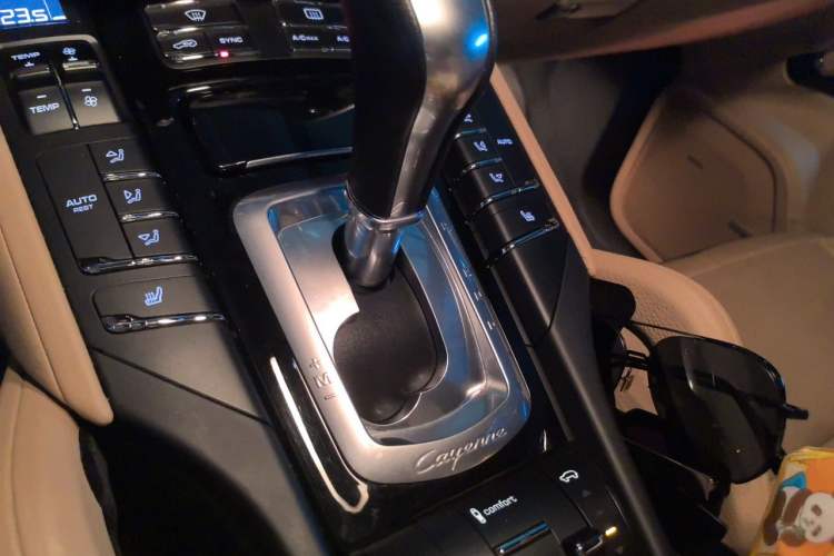 Used Porsche Cayenne E-Hybrid 2016 Cayenne S E-Hybrid 3.0T Gear Lever