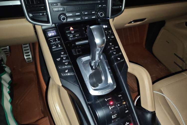 Used Porsche Cayenne E-Hybrid 2016 Cayenne S E-Hybrid 3.0T Gear Lever