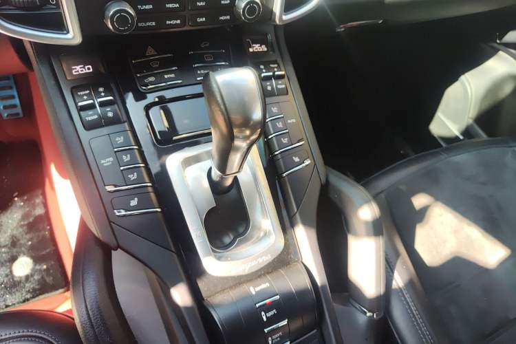Used Porsche Cayenne E-Hybrid 2016 Cayenne S E-Hybrid 3.0T Gear Lever
