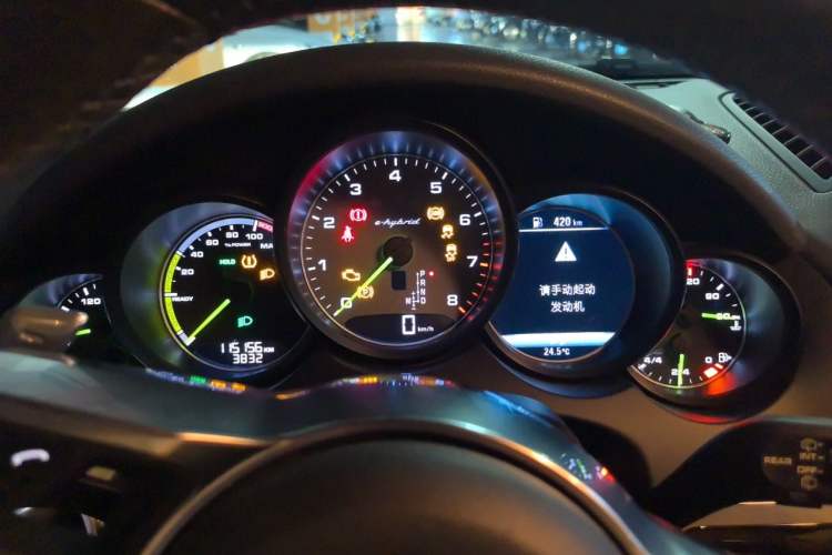 Used Porsche Cayenne E-Hybrid 2016 Cayenne S E-Hybrid 3.0T Instrument Cluster
