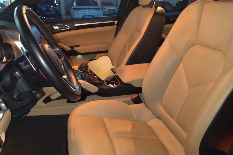 Used Porsche Cayenne E-Hybrid 2016 Cayenne S E-Hybrid 3.0T Left Front Seat
