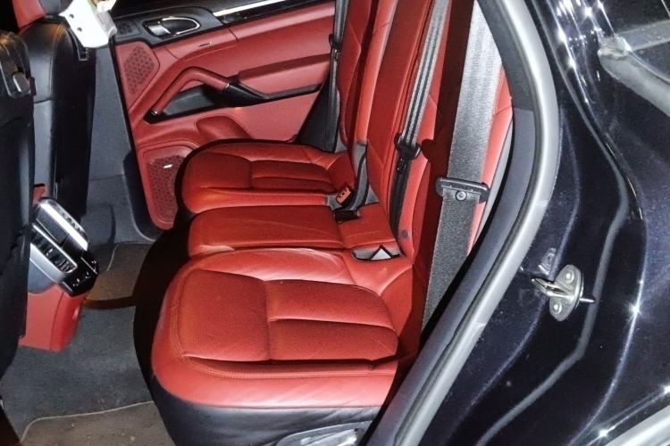Used Porsche Cayenne E-Hybrid 2016 Cayenne S E-Hybrid 3.0T Left Rear Seat