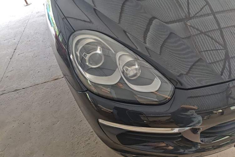 Used Porsche Cayenne E-Hybrid 2016 Cayenne S E-Hybrid 3.0T Right Front Headlight