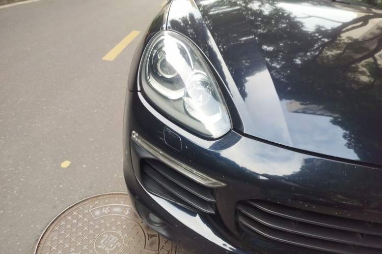 Used Porsche Cayenne E-Hybrid 2016 Cayenne S E-Hybrid 3.0T Right Front Headlight