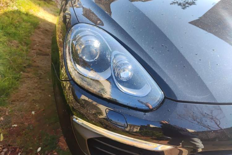 Used Porsche Cayenne E-Hybrid 2016 Cayenne S E-Hybrid 3.0T Right Front Headlight
