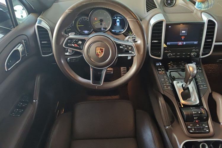 Used Porsche Cayenne E-Hybrid 2016 Cayenne S E-Hybrid 3.0T Steering Wheel