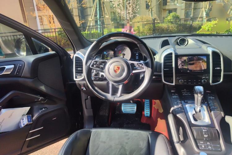 Used Porsche Cayenne E-Hybrid 2016 Cayenne S E-Hybrid 3.0T Steering Wheel