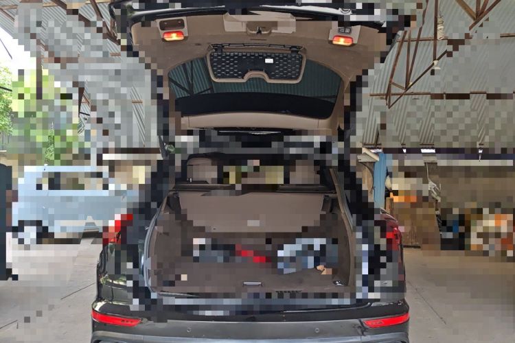 Used Porsche Cayenne E-Hybrid 2016 Cayenne S E-Hybrid 3.0T Trunk