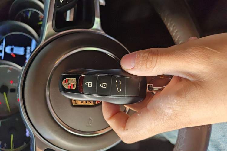 Used Porsche Cayenne E-Hybrid 2016 Cayenne S E-Hybrid 3.0T Vehicle Key