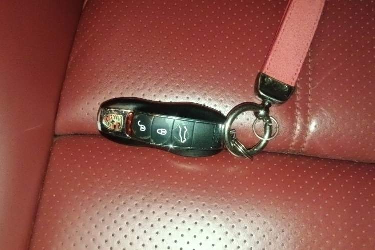 Used Porsche Cayenne E-Hybrid 2016 Cayenne S E-Hybrid 3.0T Vehicle Key