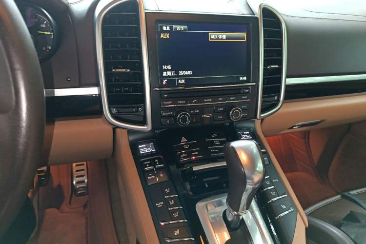 Used Porsche Cayenne E-Hybrid 2016 Cayenne S E-Hybrid 3.0T Audio And AC Panel