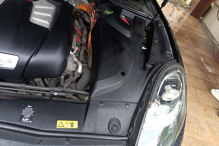 Used Porsche Cayenne E-Hybrid 2016 Cayenne S E-Hybrid 3.0T Engine Bay Left