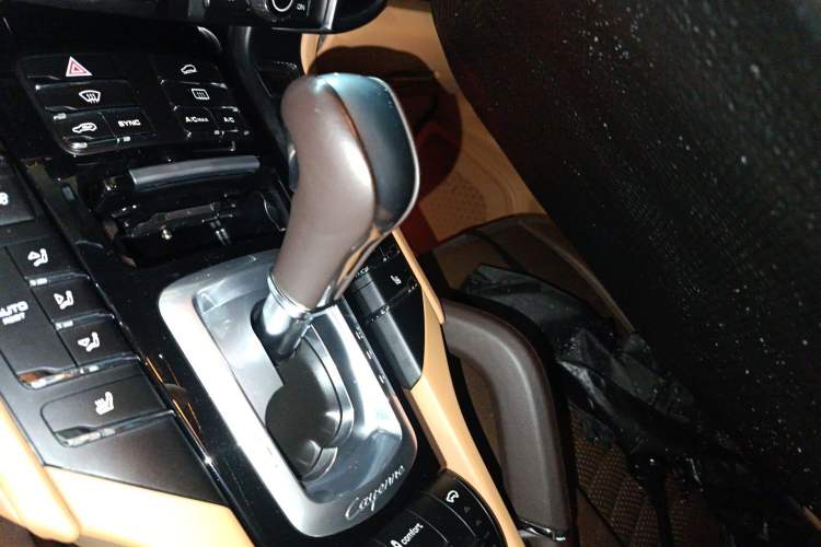 Used Porsche Cayenne E-Hybrid 2016 Cayenne S E-Hybrid 3.0T Gear Lever
