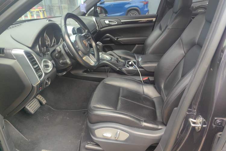 Used Porsche Cayenne E-Hybrid 2016 Cayenne S E-Hybrid 3.0T Left Front Seat