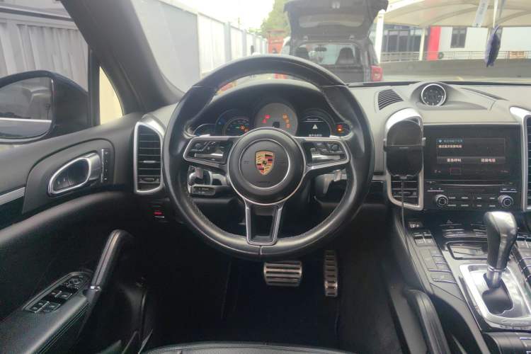 Used Porsche Cayenne E-Hybrid 2016 Cayenne S E-Hybrid 3.0T Steering Wheel