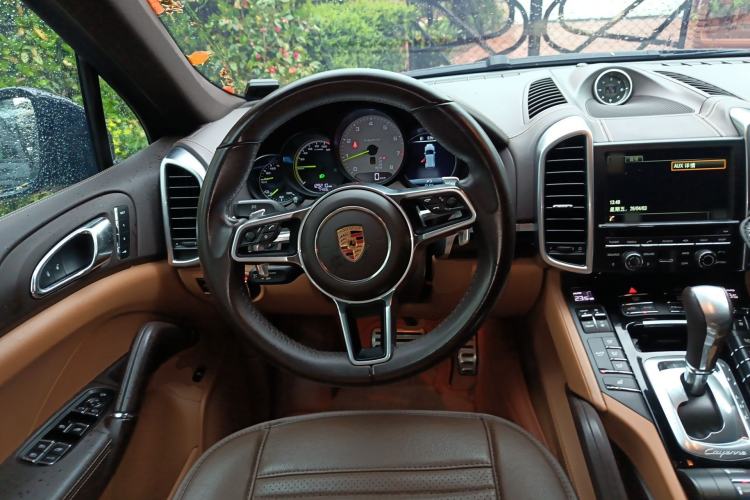 Used Porsche Cayenne E-Hybrid 2016 Cayenne S E-Hybrid 3.0T Steering Wheel