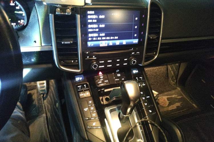 Used Porsche Cayenne E-Hybrid 2016 Cayenne S E-Hybrid 3.0T Audio And AC Panel