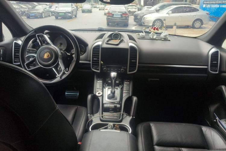 Used Porsche Cayenne E-Hybrid 2016 Cayenne S E-Hybrid 3.0T Center Console