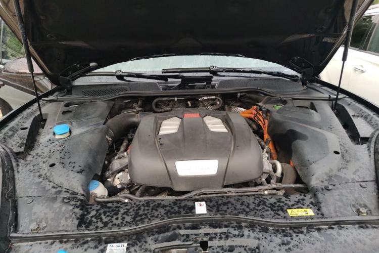 Used Porsche Cayenne E-Hybrid 2016 Cayenne S E-Hybrid 3.0T Engine Bay