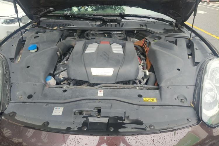 Used Porsche Cayenne E-Hybrid 2016 Cayenne S E-Hybrid 3.0T Engine Bay