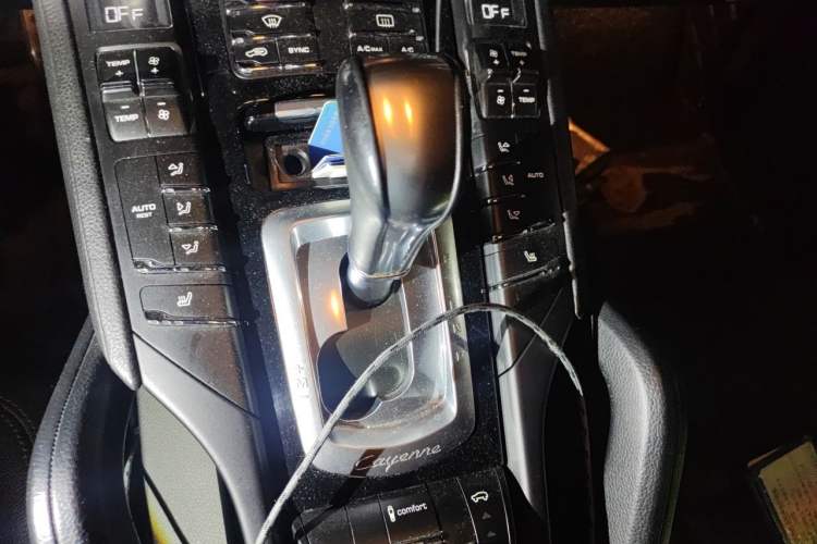 Used Porsche Cayenne E-Hybrid 2016 Cayenne S E-Hybrid 3.0T Gear Lever