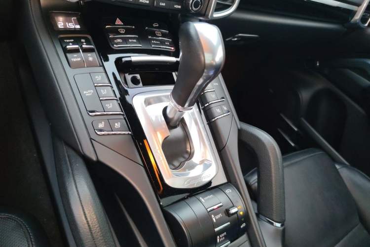 Used Porsche Cayenne E-Hybrid 2016 Cayenne S E-Hybrid 3.0T Gear Lever