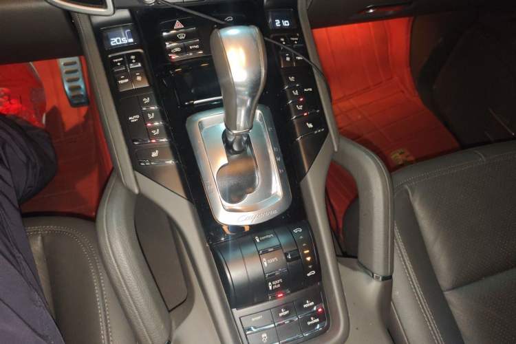 Used Porsche Cayenne E-Hybrid 2016 Cayenne S E-Hybrid 3.0T Gear Lever