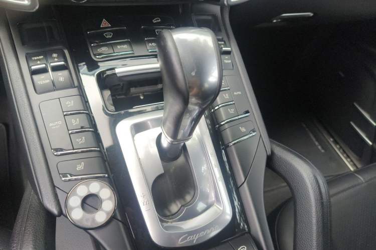 Used Porsche Cayenne E-Hybrid 2016 Cayenne S E-Hybrid 3.0T Gear Lever