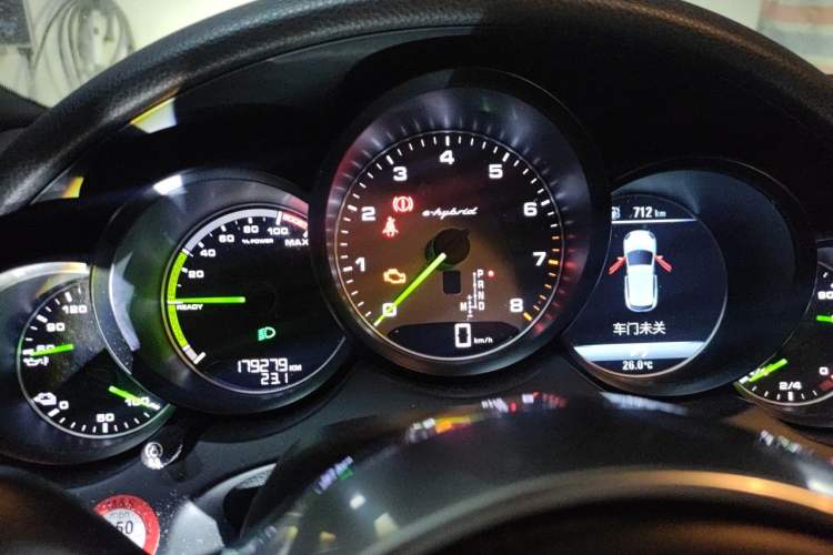 Used Porsche Cayenne E-Hybrid 2016 Cayenne S E-Hybrid 3.0T Instrument Cluster