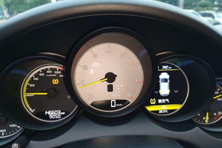Used Porsche Cayenne E-Hybrid 2016 Cayenne S E-Hybrid 3.0T Instrument Cluster