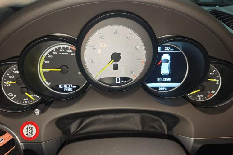 Used Porsche Cayenne E-Hybrid 2016 Cayenne S E-Hybrid 3.0T Instrument Cluster