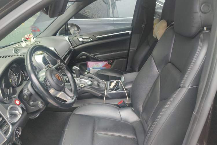 Used Porsche Cayenne E-Hybrid 2016 Cayenne S E-Hybrid 3.0T Left Front Seat