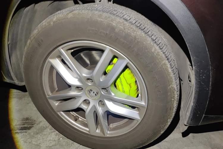 Used Porsche Cayenne E-Hybrid 2016 Cayenne S E-Hybrid 3.0T Right Front Wheel Hub