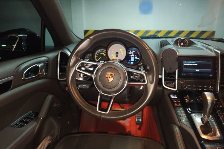 Used Porsche Cayenne E-Hybrid 2016 Cayenne S E-Hybrid 3.0T Steering Wheel