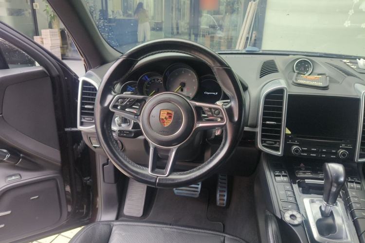 Used Porsche Cayenne E-Hybrid 2016 Cayenne S E-Hybrid 3.0T Steering Wheel