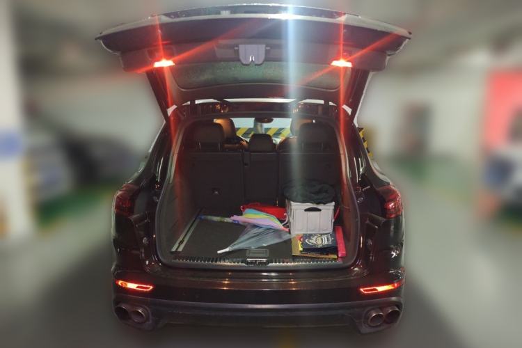 Used Porsche Cayenne E-Hybrid 2016 Cayenne S E-Hybrid 3.0T Trunk