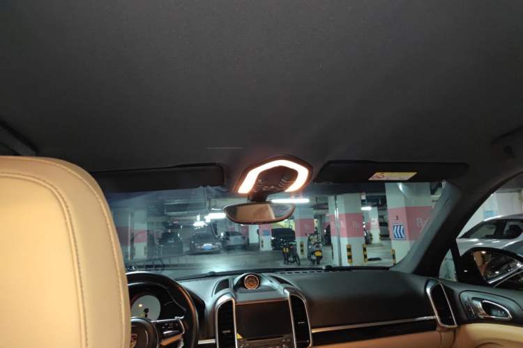 Used Porsche Cayenne E-Hybrid 2016 Cayenne S E-Hybrid 3.0T Headliner