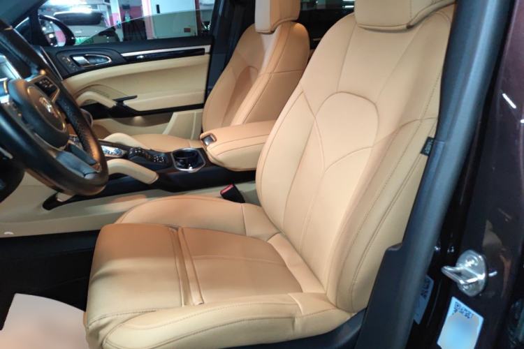 Used Porsche Cayenne E-Hybrid 2016 Cayenne S E-Hybrid 3.0T Left Front Seat