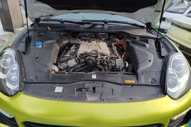 Used Porsche Cayenne E-Hybrid 2016 Cayenne S E-Hybrid 3.0T Engine Bay