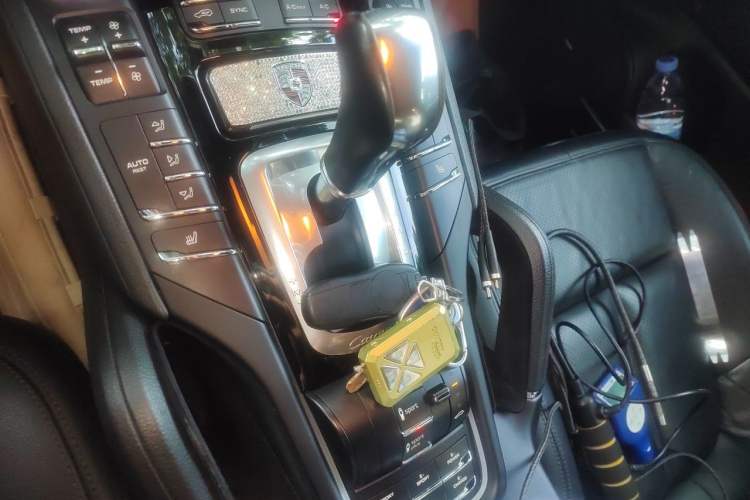 Used Porsche Cayenne E-Hybrid 2016 Cayenne S E-Hybrid 3.0T Gear Lever